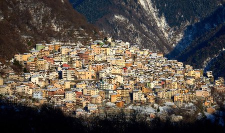 Premana, Lecco, Lombardía, Italia 0