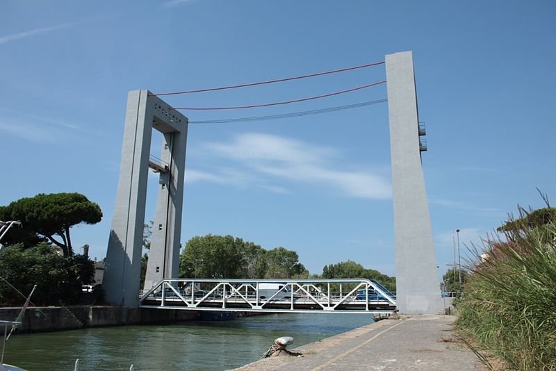 Puente Due Giugno, Fiumicino, Italia 0