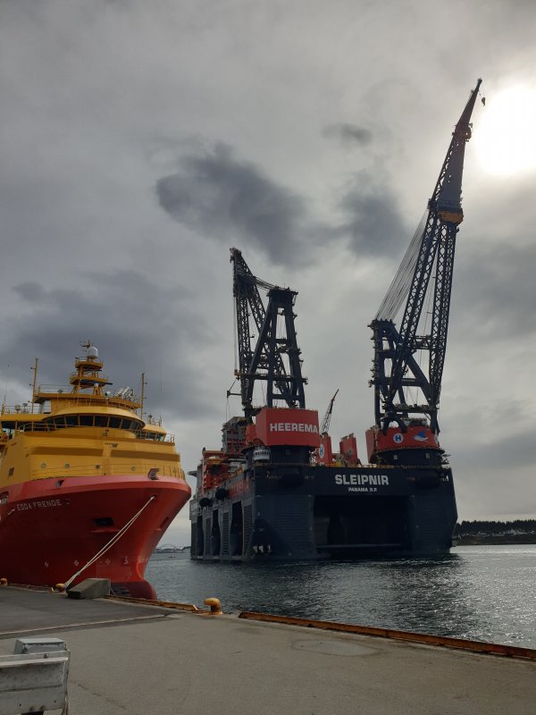 SSCV Sleipnir - Buque grúa 2 - Pioneering Spirit, el gigante de los océanos 🗺️ Foro General de Google Earth