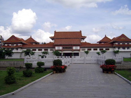 Templo de los Cinco Lores, Haikou, Hainan, China 0