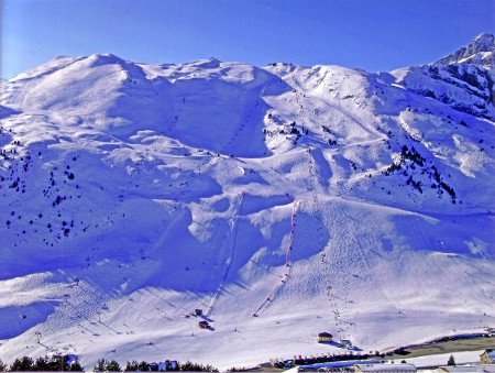 Estación de Esquí de Astún, Tobazo, Candanchú, Huesca 0