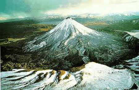 Volcan Karymsky, Peninsula Kamchatka, Rusia 1