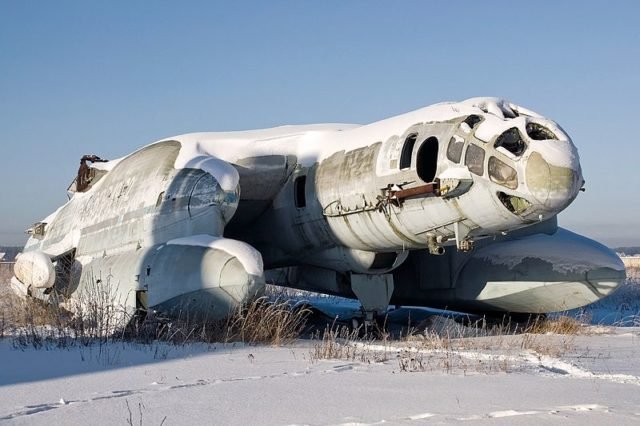 Aquí, una foto actual donde yace en el Museo Centras de las Fuerzas Aéreas, Monino, Rusia. - Aviones Militares y de Guerra