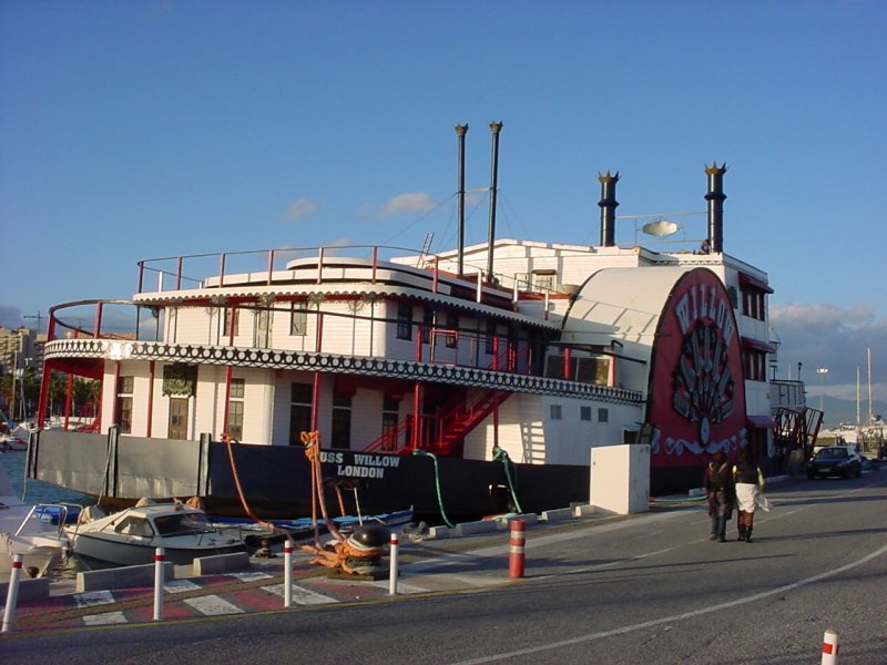 Willow, Barco de Paletas USA- Puerto de Benalmádena, España 2 - St. Nicholas, Paddle Steamer, Rusia 🗺️ Foro General de Google Earth