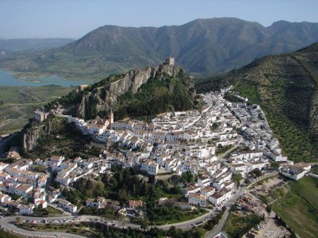 Zahara de la Sierra, Cádiz, Andalucía (Foto 2)